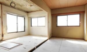 Le normative si concentrano soprattutto sulla sicurezza, l'efficienza energetica e il rispetto dei codici edilizi locali