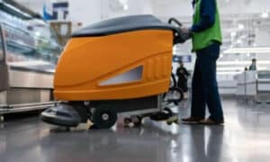 Quelli utilizzati in ambienti industriali possono essere dotati di funzionalità di pulizia avanzate per affrontare le sfide specifiche di tali contesti